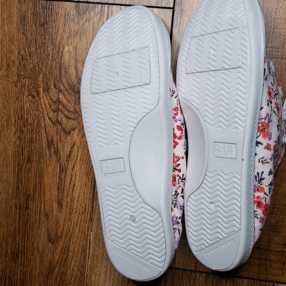 time and tru women's scrunch back sneakers NWT size 7 - Picture 8 of 8